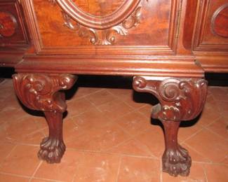 Close Up of Claw Feet