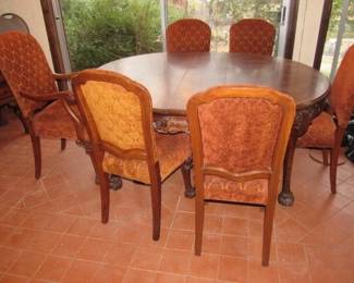 Dining Table & Chairs w/Claw Feet 