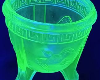 LE SMITH uranium / vaseline glass w birds