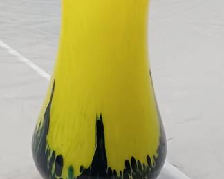 Large signed w etched mark, Czechoslovakia art glass vase Kralik