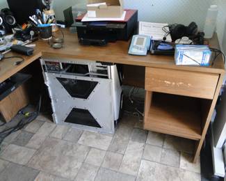A very nice selection of miscellaneous electronics and office items too