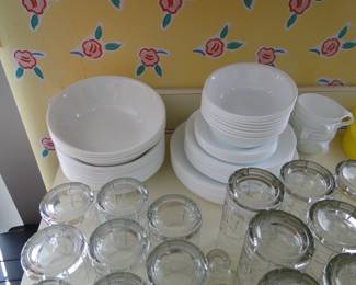 Yes, that is a very large quantity of Corelle dishes