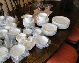 Lots of great plain white, Wedgewood China set