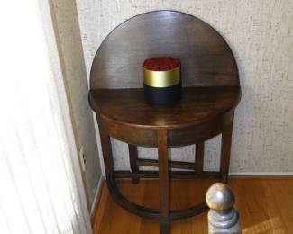 Round table