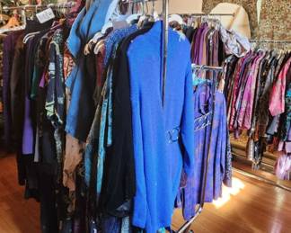 940+ pieces Vintage womens clothing