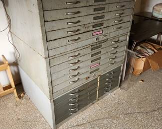 Flat map cases by Hamilton, 3 sections