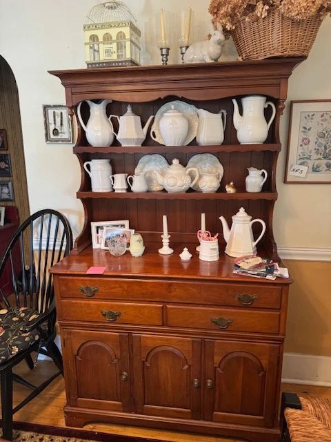 Beautiful Hutch in DR
