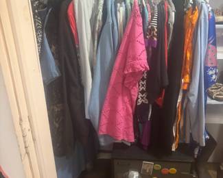 Clothes sizes large -2x