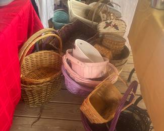 Lots of baskets in many shapes and colors. 