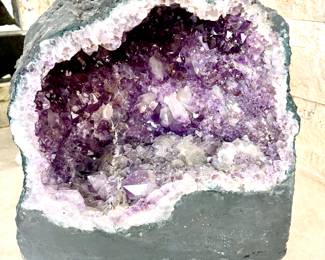 11" amethyst geode