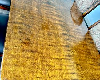 High gloss grain finish top