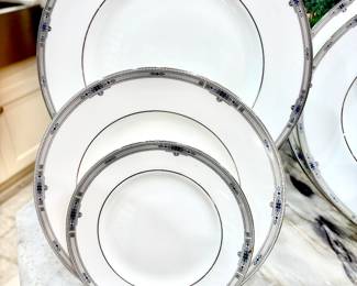 Wedgewood Amherst service for 12 china