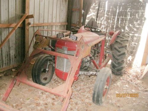 MASSEY FERGUSON DELUXE 35 TRACTOR