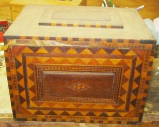 TRAMP ART CHEST BACK