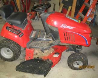 SIMPLICITY LAWN TRACTOR