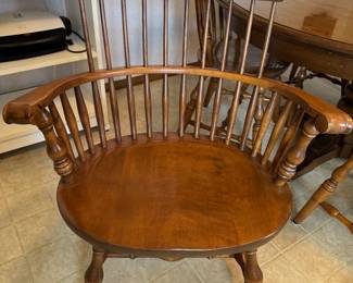 colonial style dining chairs.  set of 6, 2 captains and 4 regular