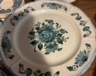 Metlox Poppy Trail Colonial Garden Blue plates