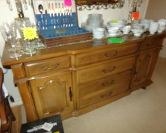 Beautiful Buffet - Silverware set - Dish Set - Fancy Lamps