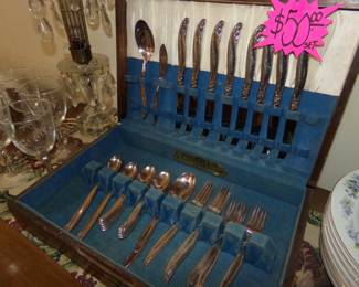 Silverware set in Wood Case