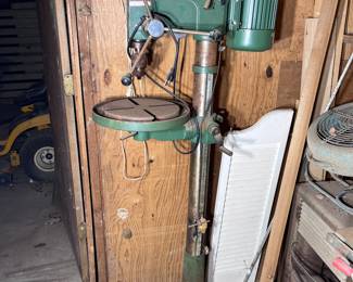 Central Machinery 16 speed drill press Model No. T-583