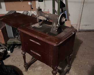 White Rotary sewing machine and cabinet