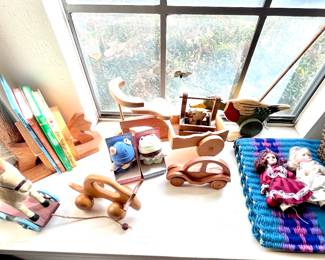 Vintage wood toys, Bebichhichi bear and frog