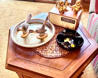 Sangean radio, Lefton China roadrunners, art glass ashtray 
