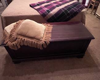 Lane cedar chest