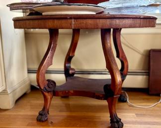 Victorian Round Oak Table w/Claw Foot Legs