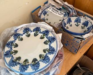 Louisville Pottery “Bachelor Button” Pattern