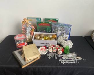 Rope Lights Santa Clause Soap Dish And Shot Glasses Flower Candle Holy Bible Quilt Kit