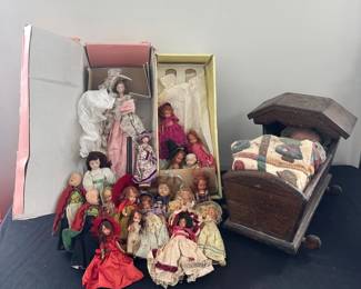 Vintage Doll Collection With Wooden Bassinet