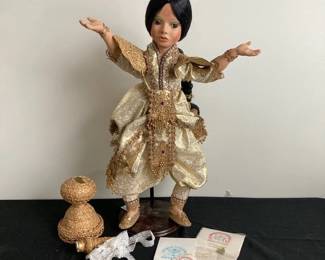 World Gallery Dolls Collectibles Royal Dancer