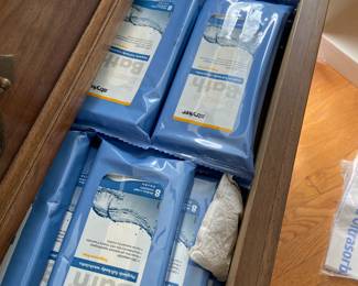 Bath wipes