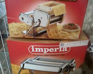 Ravioli and pasta maker