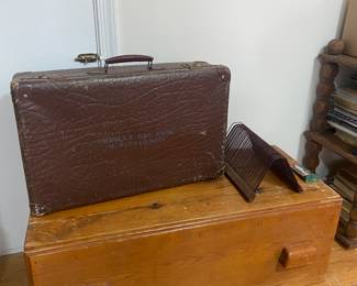 Vintage suitcase and trunk 