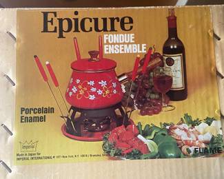 Fondue pot