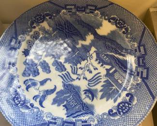 Blue willow plates