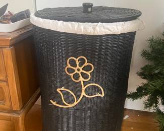 Wicker hamper