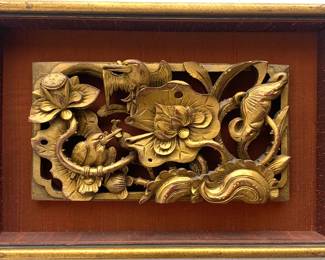LOT 124 Register: www.woodardlipe.com PAIR OF ANTIQUE CHINESE CARVED RELIEF WOOD PANEL Length 14.25 in, width 9.5 in, depth 2.25 in. Framed antique Chinese gold gilt wood carved panel with birds and flowers.