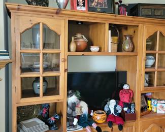 Entertainment/display cabinet
