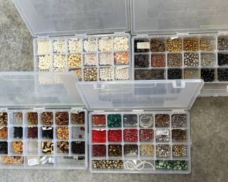 211 4OrganizersofJewelryBeads