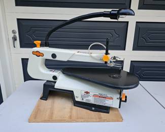16 ShopFoxVariableSpeedScrollSawWithWorkLight