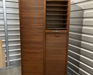 106 OakRollFrontLockableDoubleDoorCabinetWithShelves