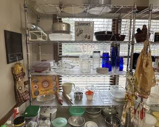 cake carriers, tupperware, pans