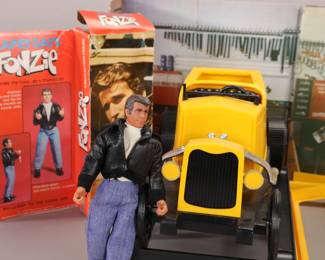 Fonzie's Garage, Mego action figure in box, play set, Hot rod car 