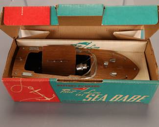 Sea Babe Fleet Line power boat w/ box
