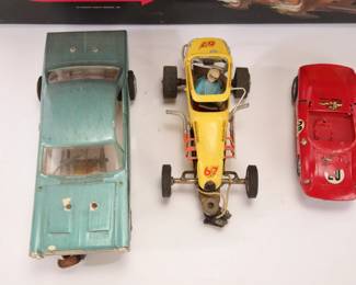 Large Scale 1960s slot cars w/ case, parts, tools