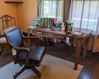 Desk and desk chair