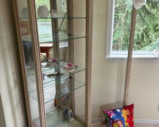 Jasper French Country Style Curio Cabinet with Floral Painted Pattern